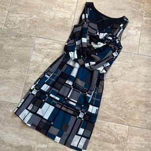 Geometric pattern, Banana Republic Dress. Size Small
